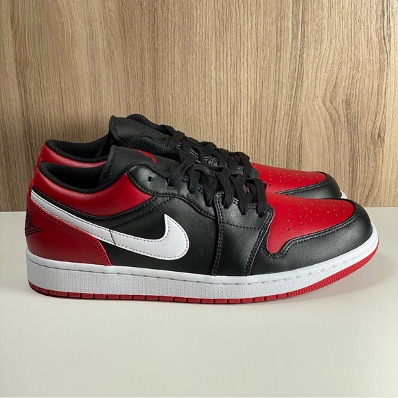 Nike Jordan 1 Low Alternate Bred Toe Chicago Black Red 553558-066 Men’s Size 10 - Picture 1 of 11